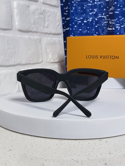 ルイヴィトンサングラス背面デザイン